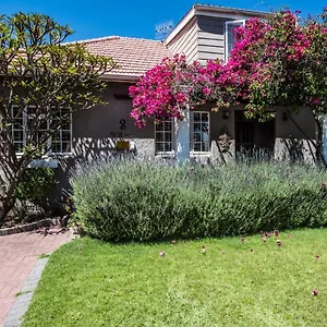 Greenlawns Bed & Breakfast